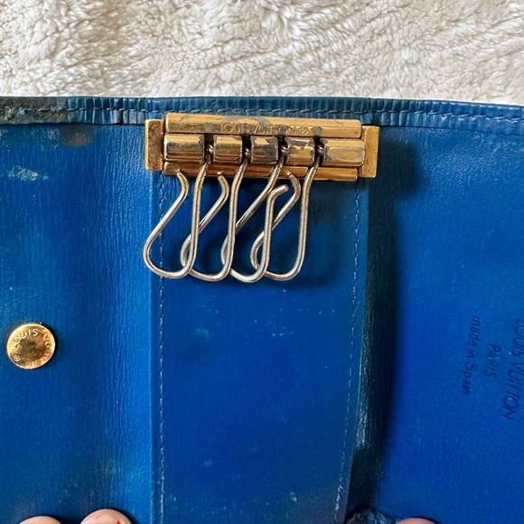 Authentic Louis Vuitton Epi Key and Card Holder - Picture 8 of 14